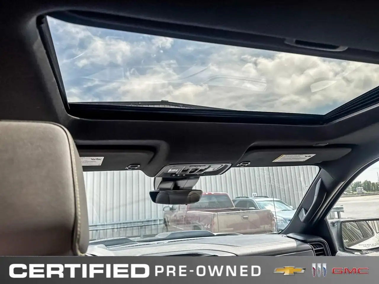 Chevrolet Silverado 1500 - Image 25