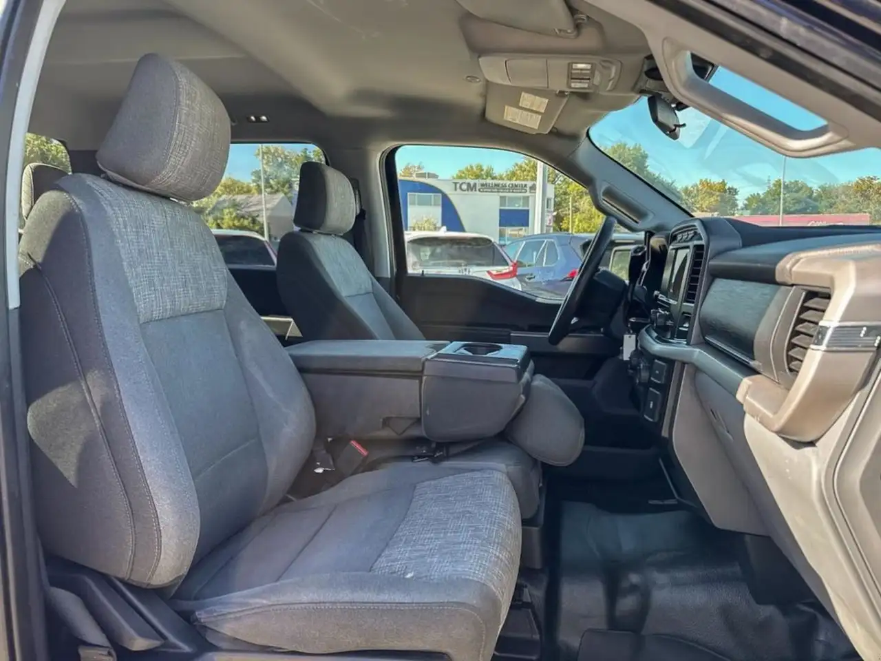 Ford F-150 - Image 24