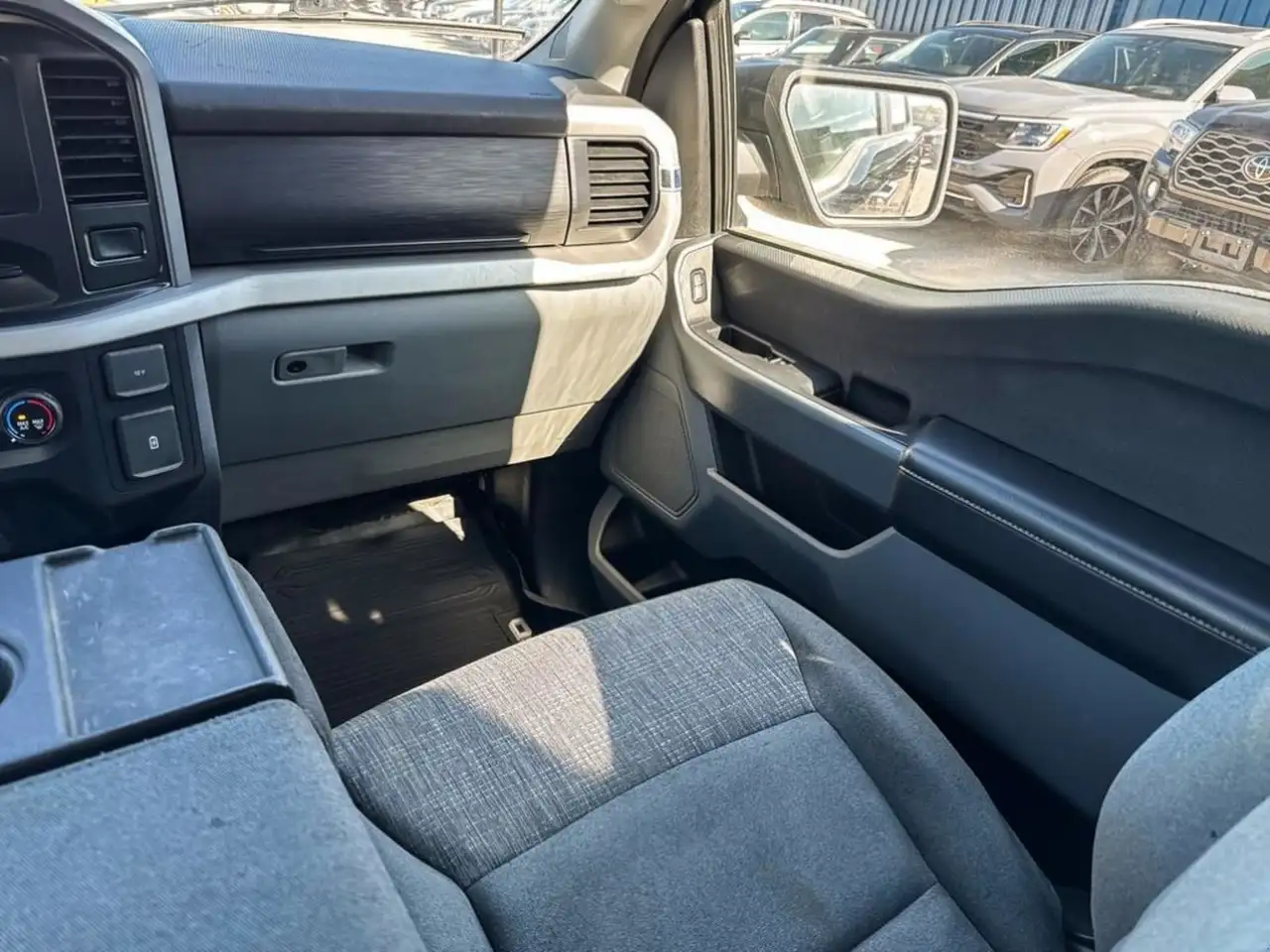 Ford F-150 - Image 27