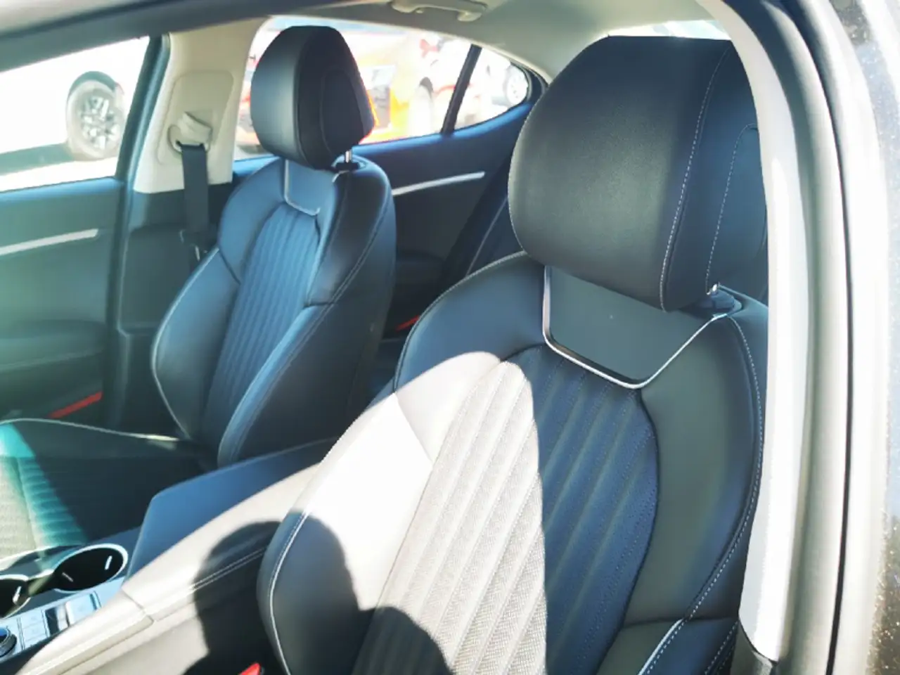 Genesis G70 - Image 11
