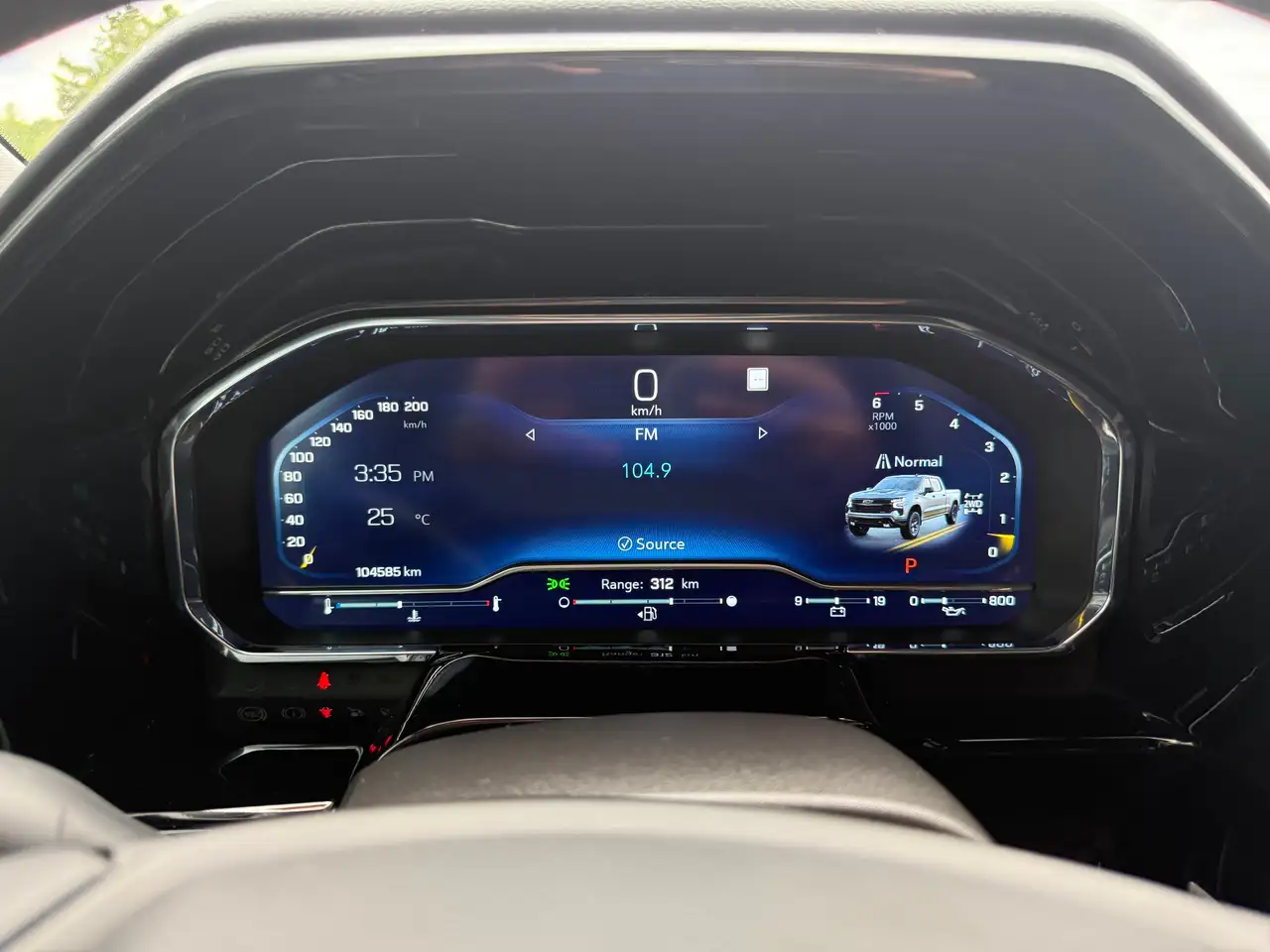 Chevrolet Silverado 1500 - Image 24