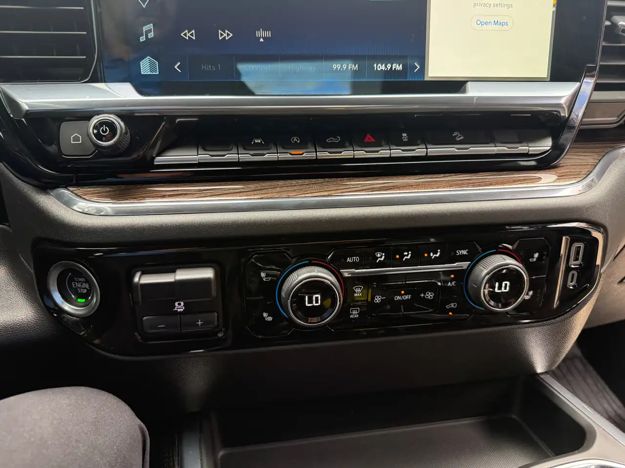 Chevrolet Silverado 1500 - Image 28