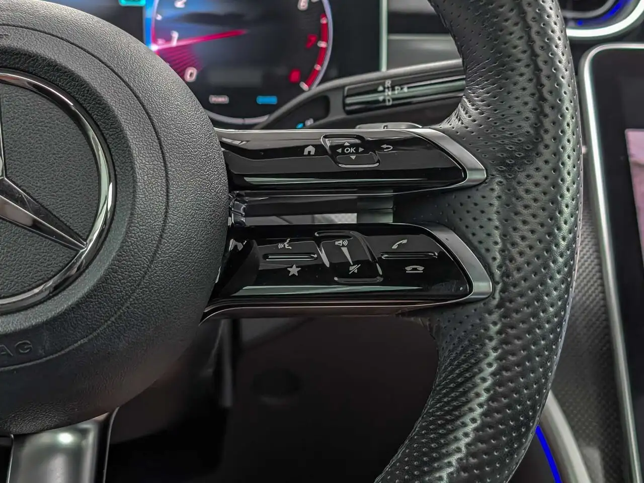 Mercedes-Benz C-Class - Image 15