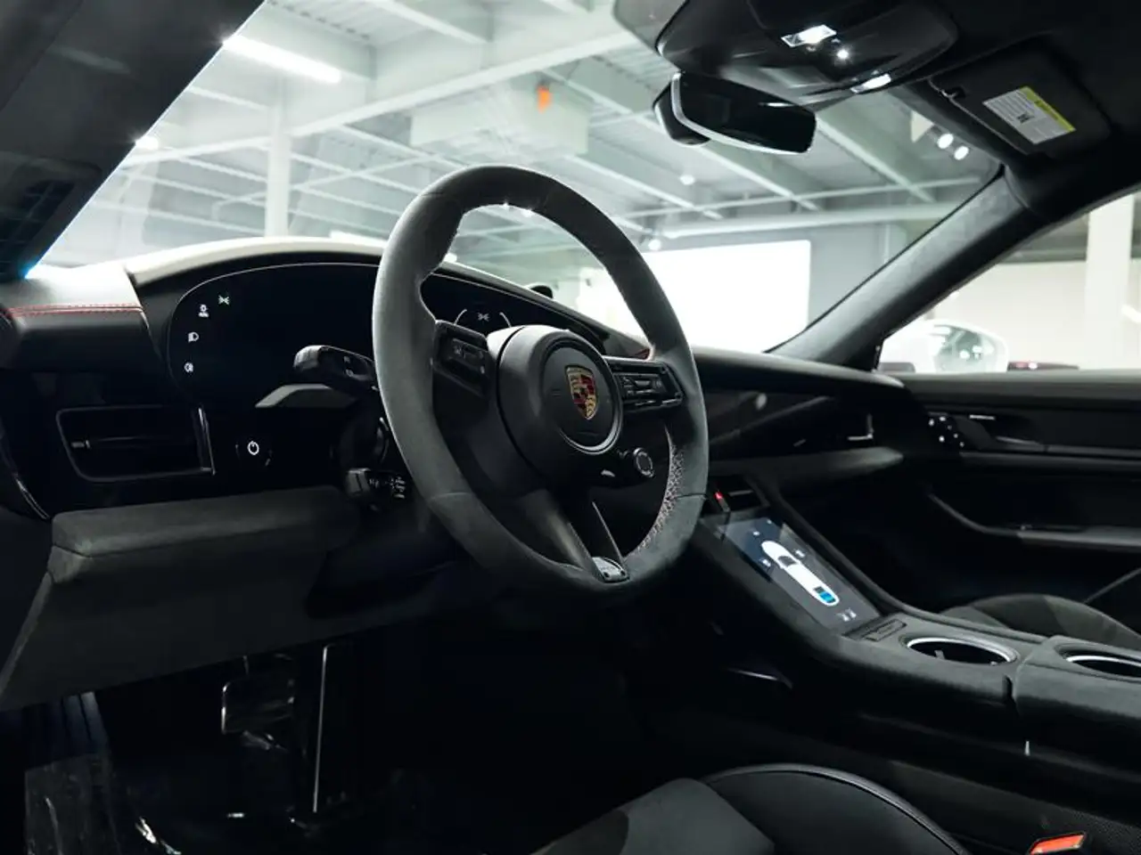 Porsche Taycan - Image 19