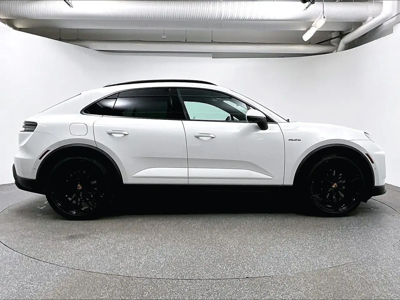 Porsche Macan - Image 4