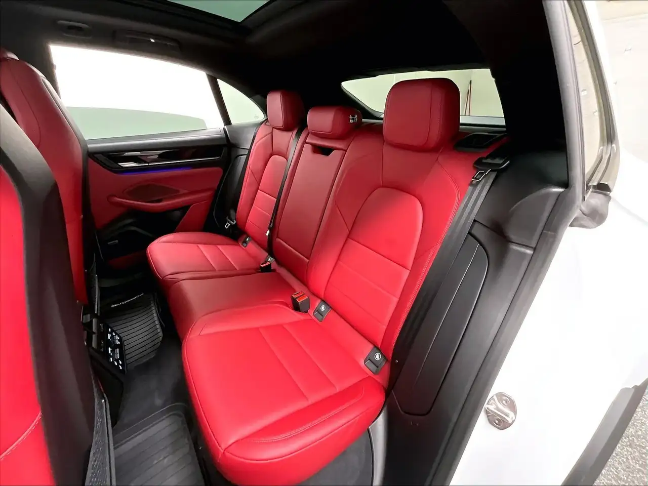 Porsche Macan - Image 15