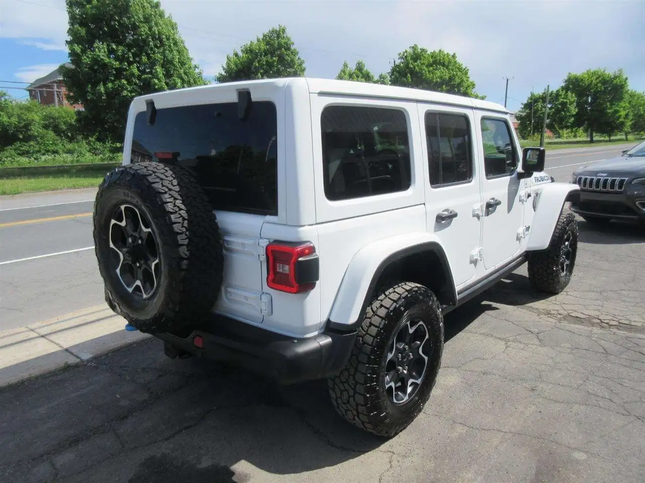 Jeep Wrangler - Image 12