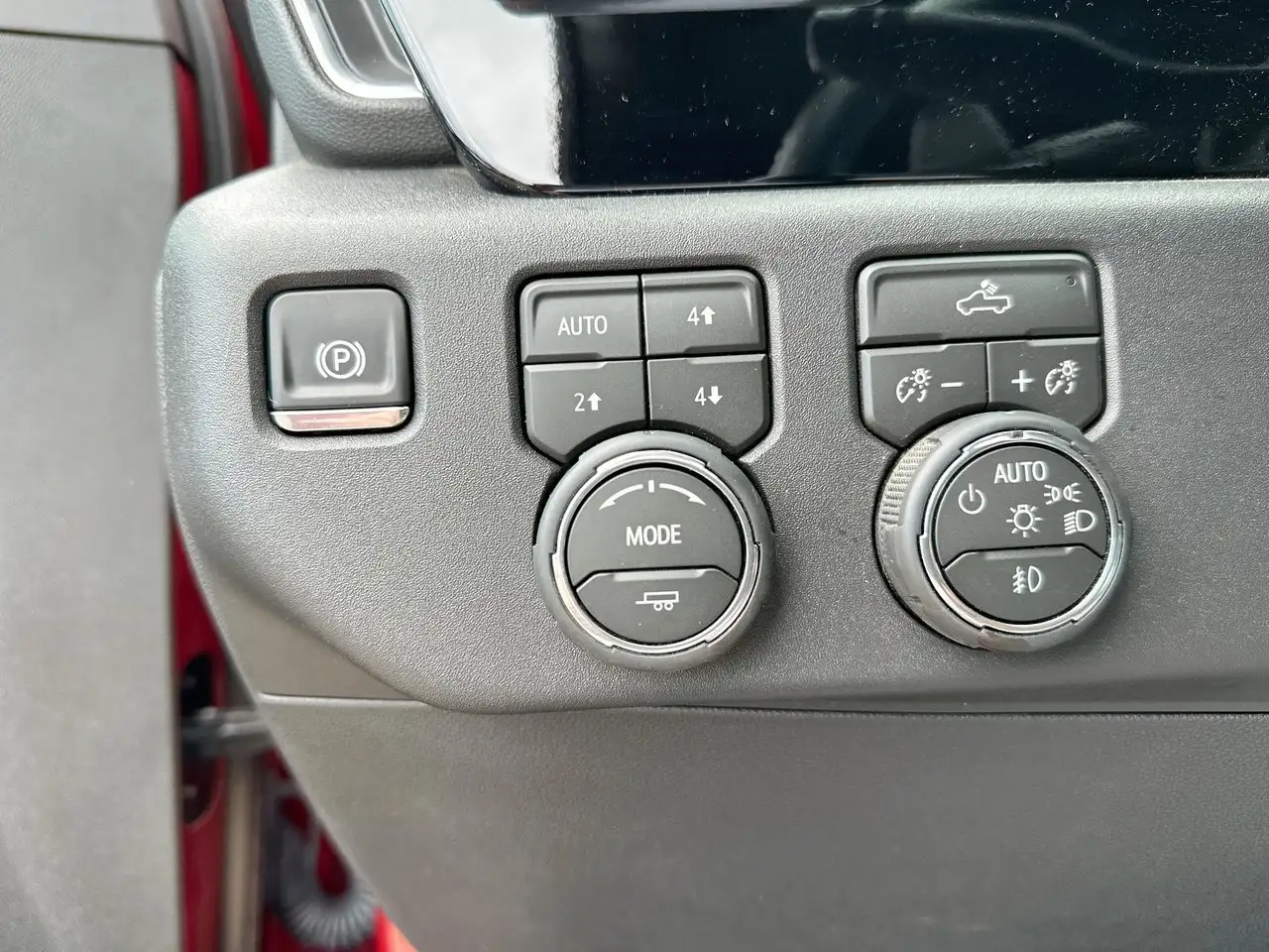 Chevrolet Silverado 1500 - Image 30