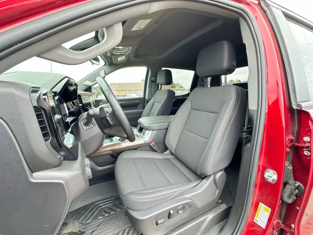 Chevrolet Silverado 1500 - Image 11