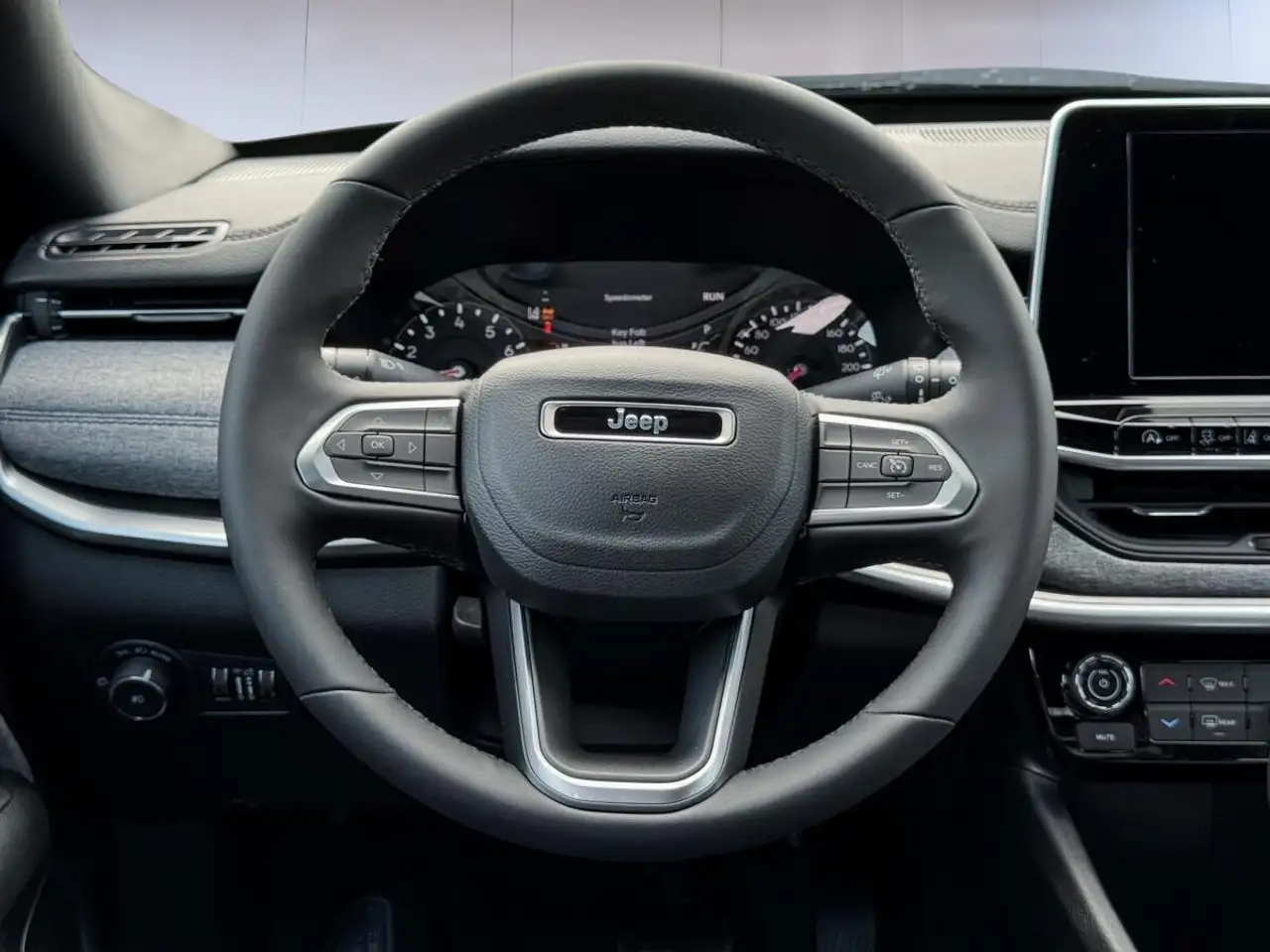 Jeep Compass - Image 18
