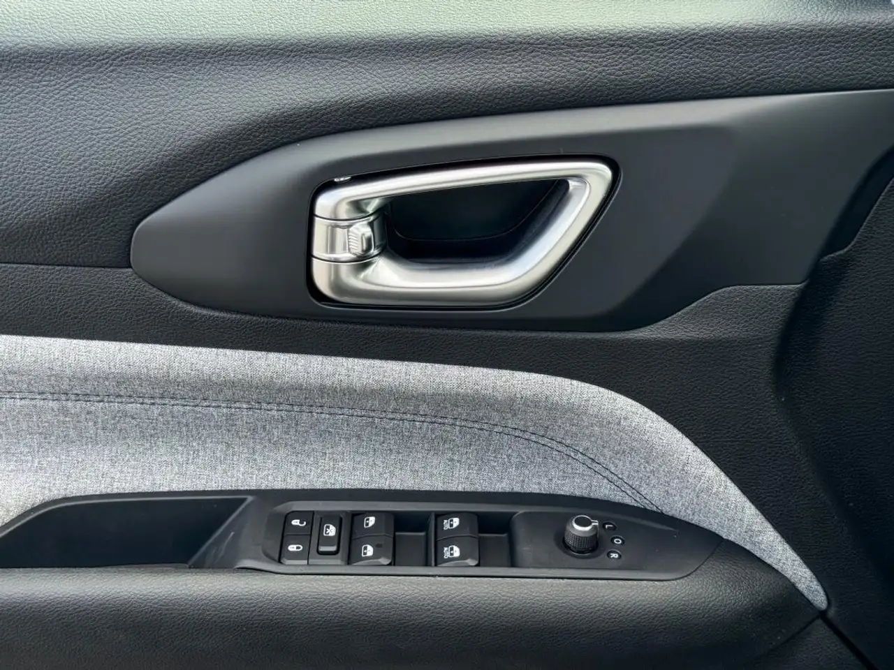Jeep Compass - Image 30