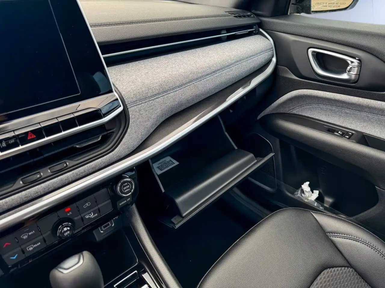 Jeep Compass - Image 25