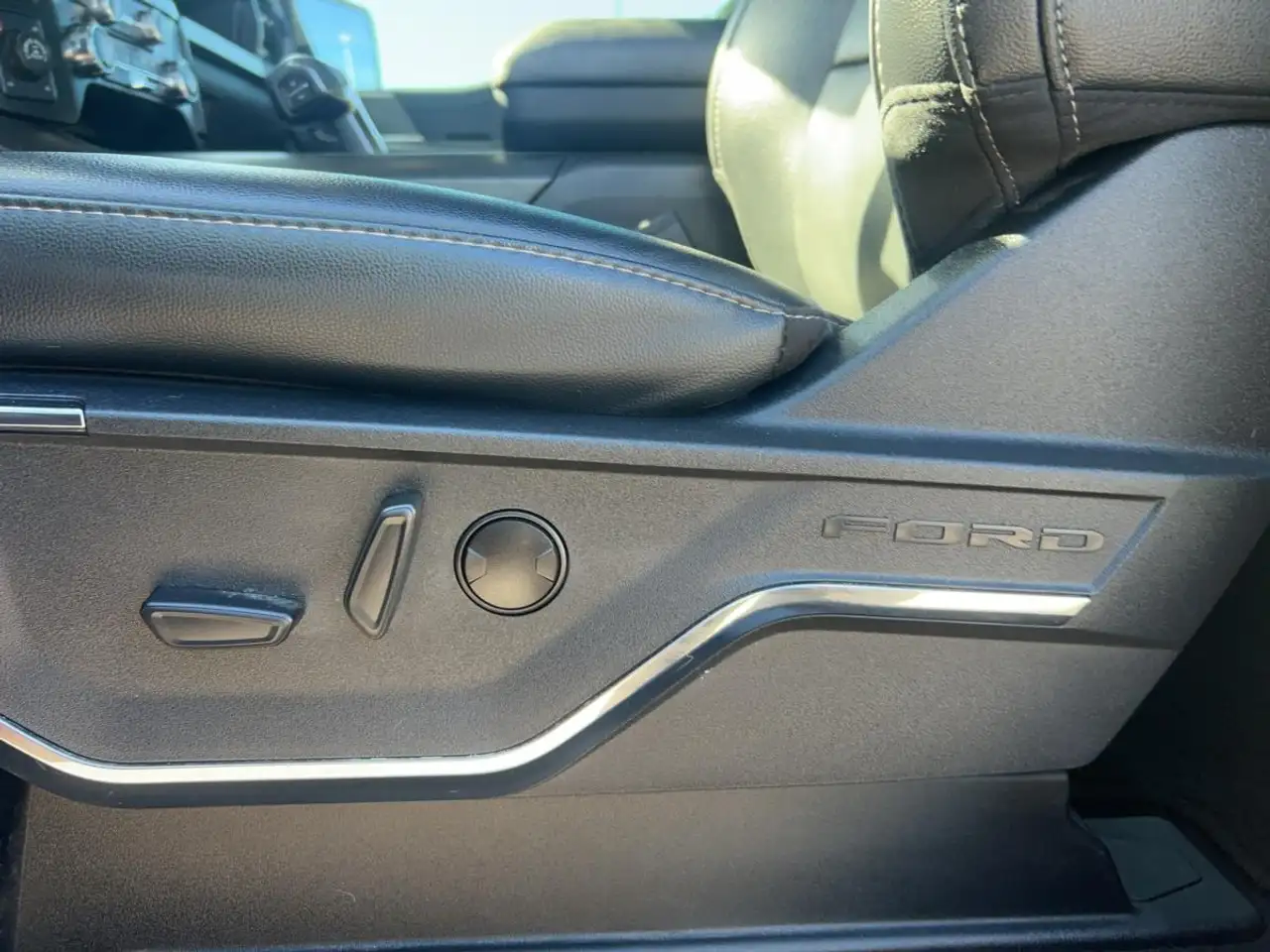 Ford F-150 - Image 29