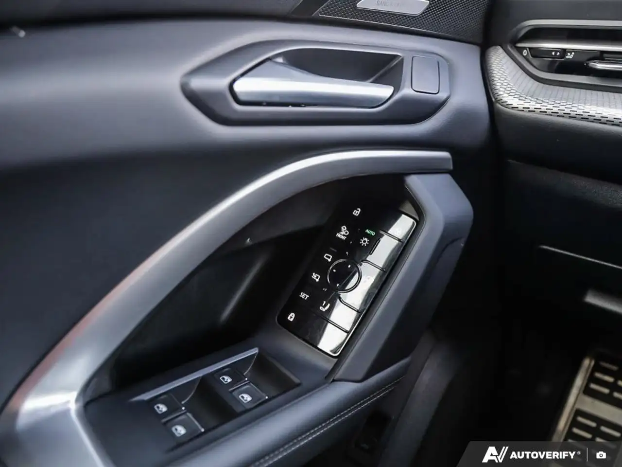 Audi Q5 - Image 20