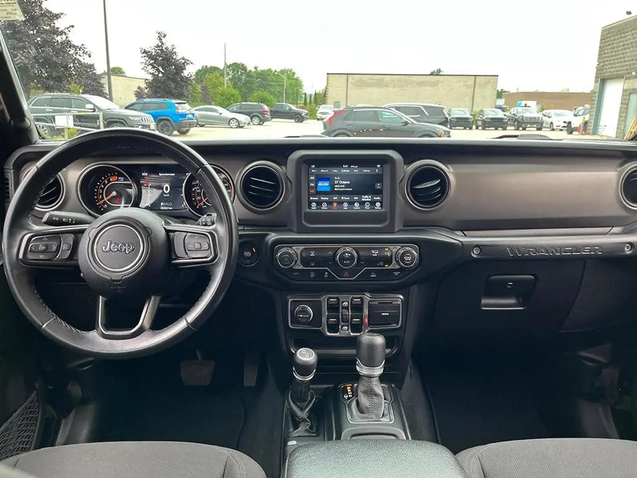 Jeep Wrangler - Image 10