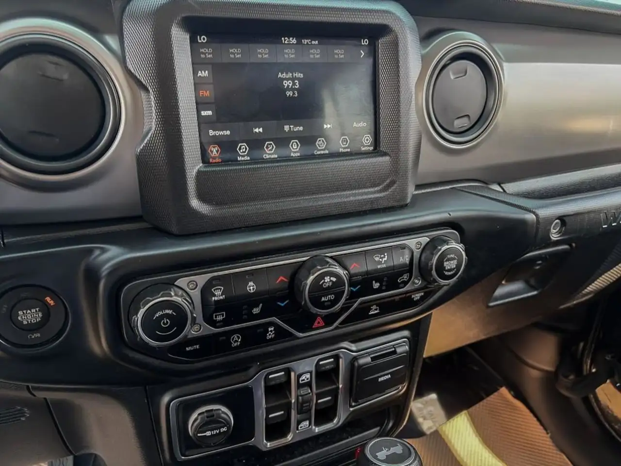 Jeep Wrangler - Image 19