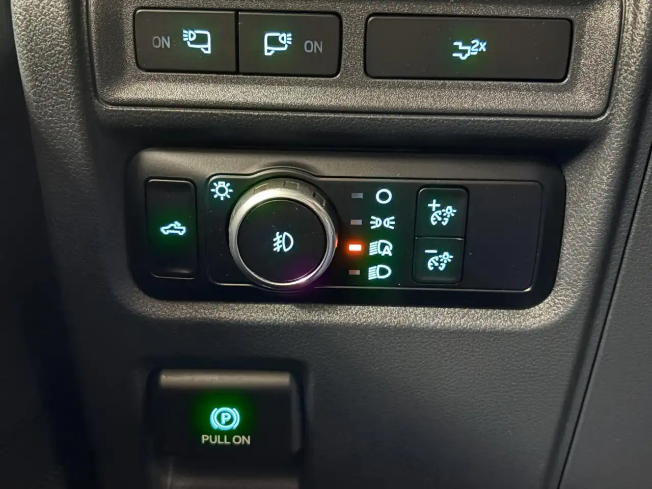 Ford F-150 - Image 29