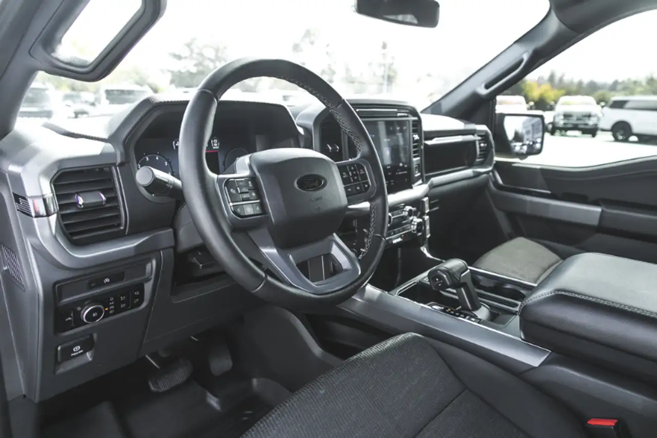 Ford F-150 - Image 18