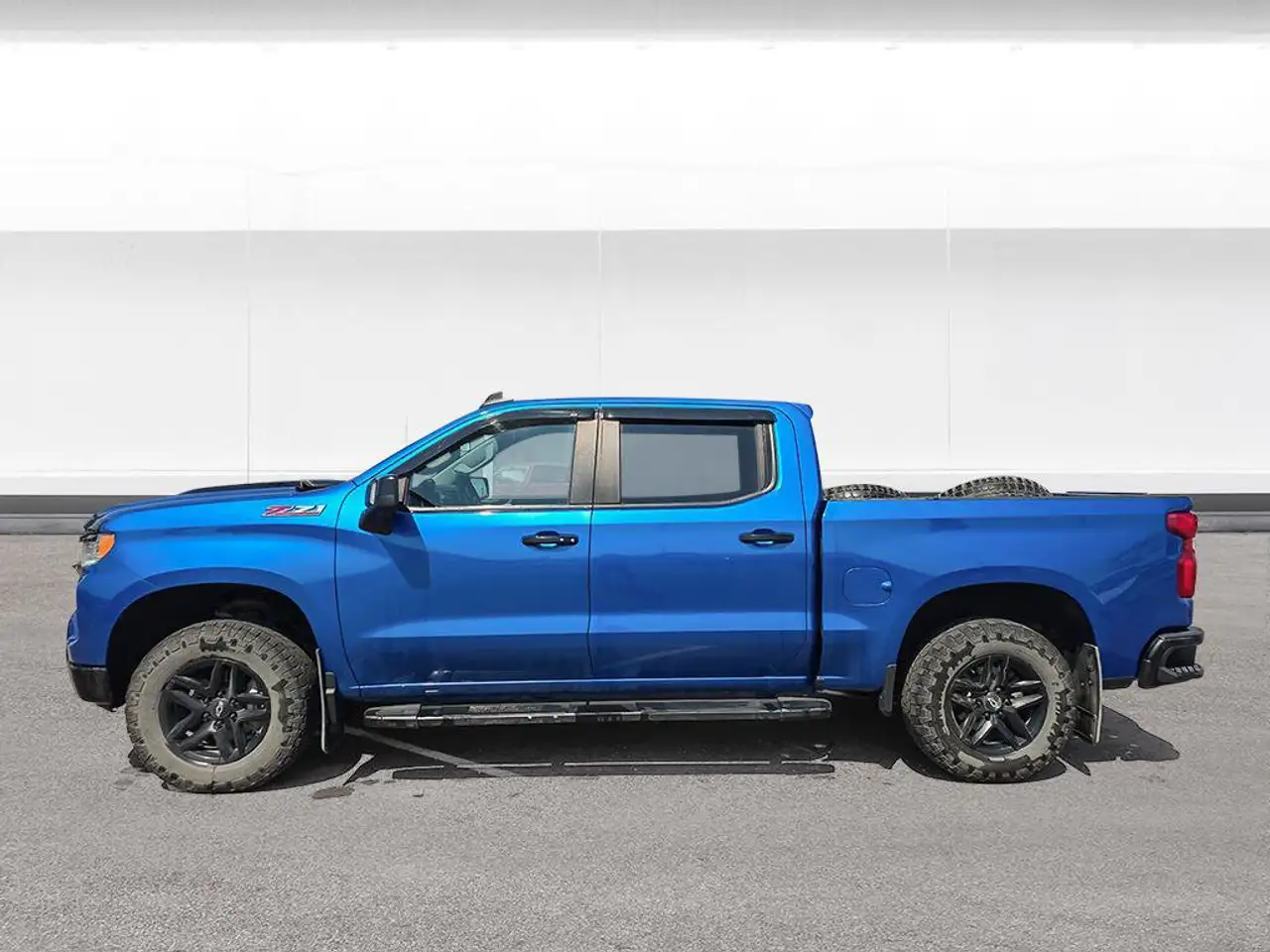 Chevrolet Silverado 1500 - Image 2