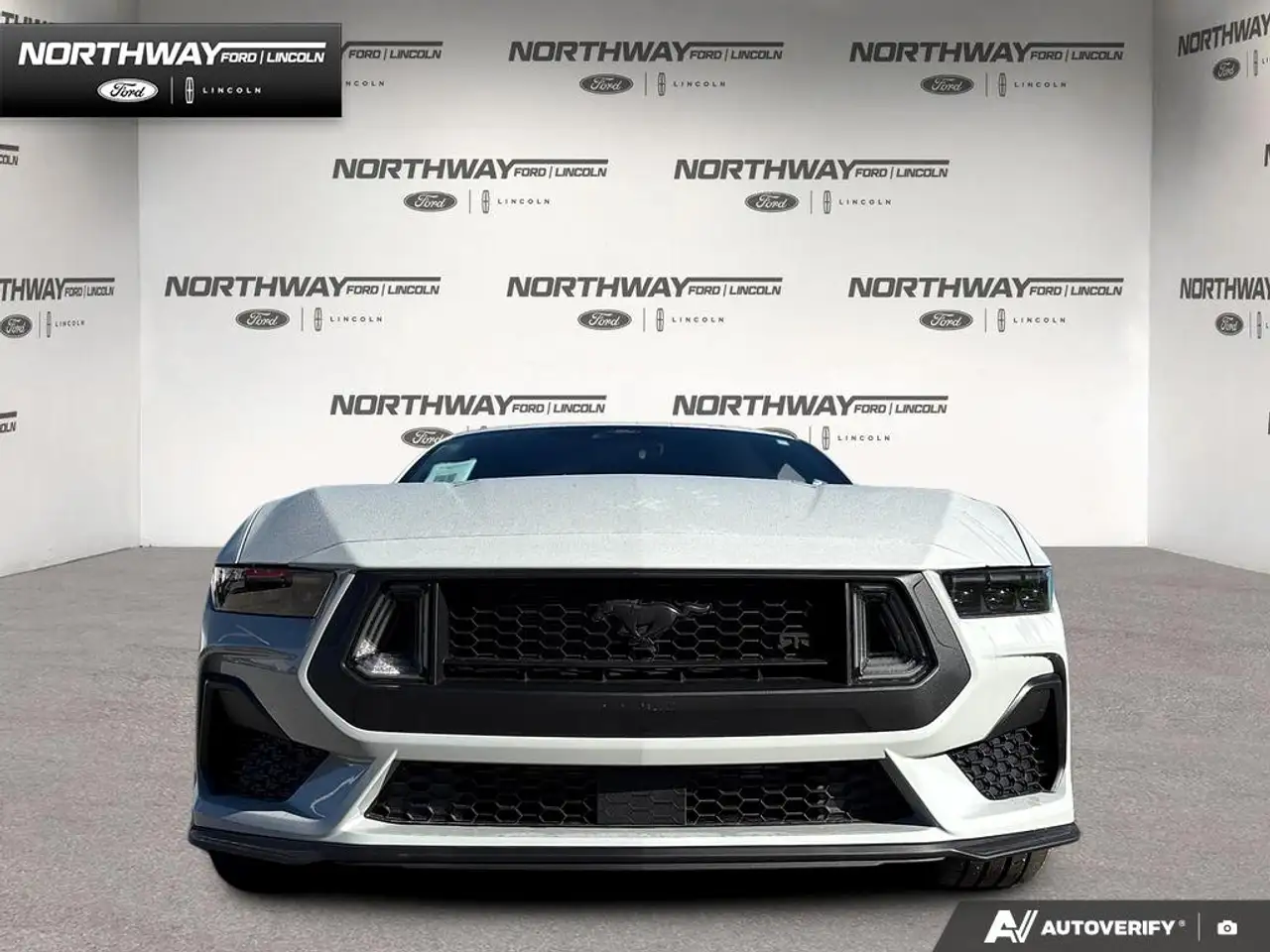 Ford Mustang - Image 2