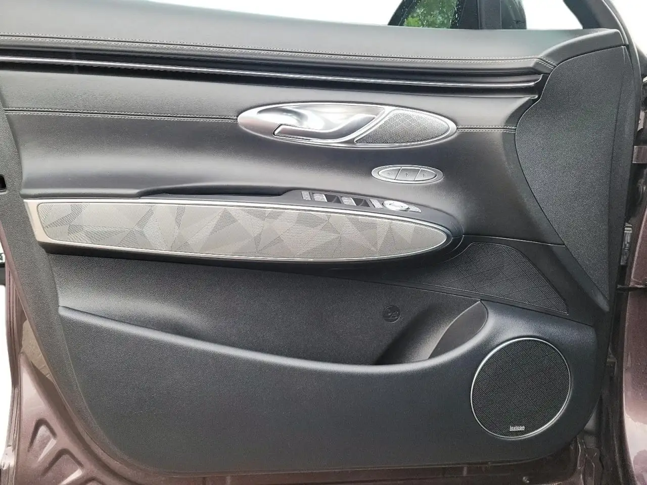 Genesis GV70 - Image 10