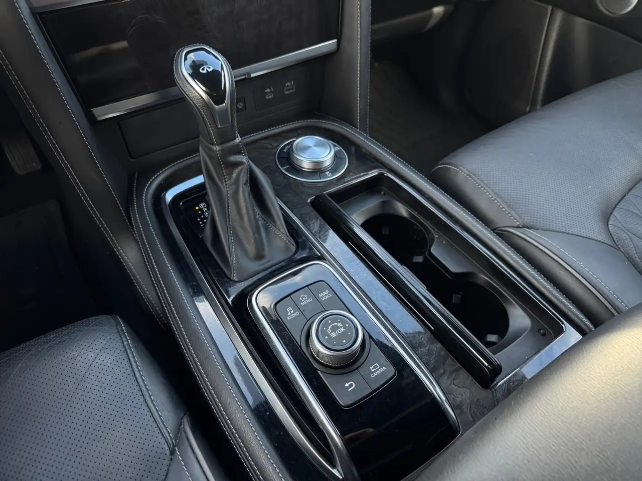 Infiniti QX80 - Image 19