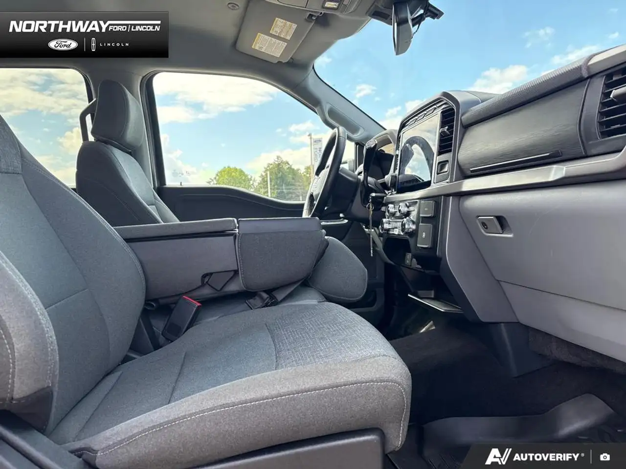 Ford F-150 - Image 20