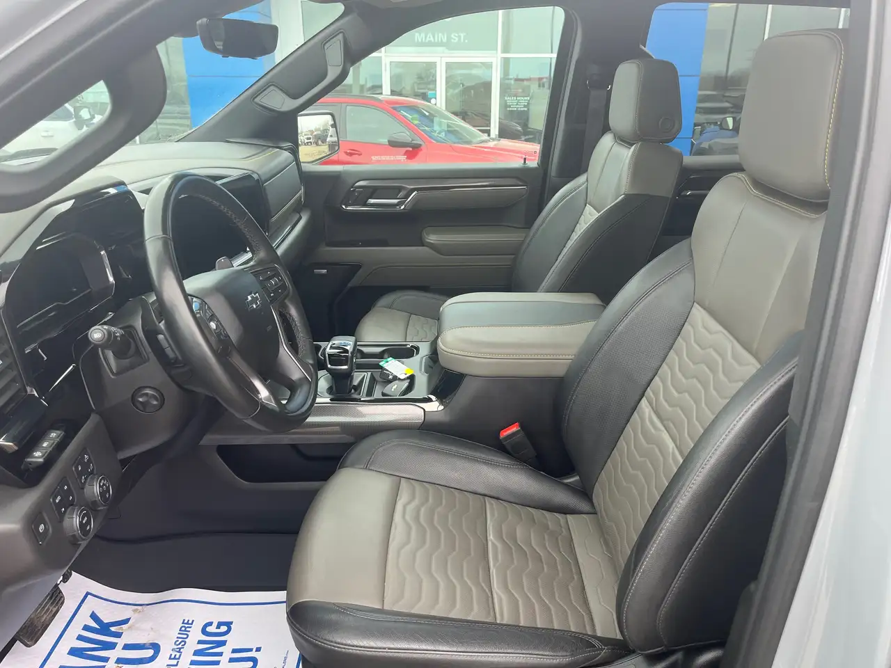 Chevrolet Silverado 1500 - Image 12