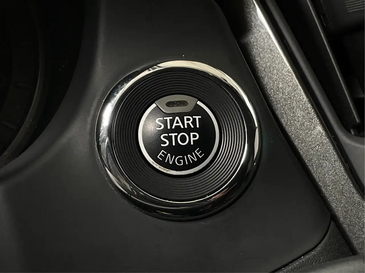 Infiniti Q50 - Image 28