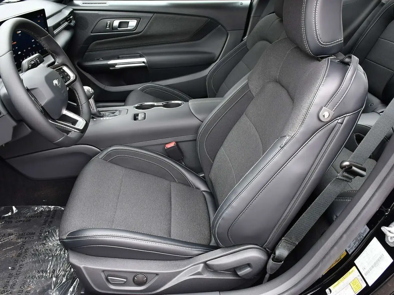 Ford Mustang - Image 11