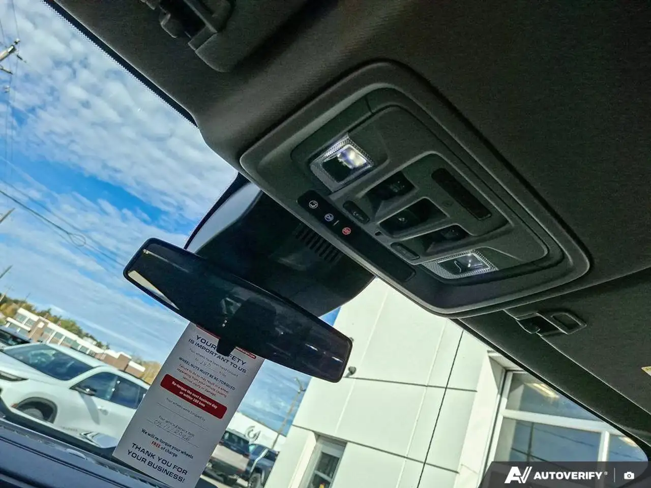 Chevrolet Silverado 1500 - Image 20