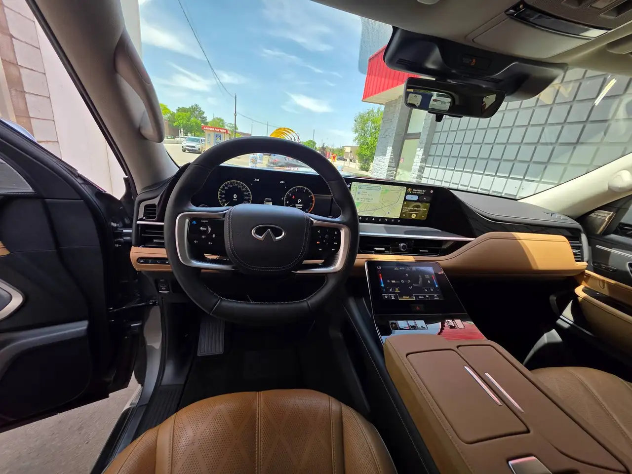 Infiniti QX80 - Image 10