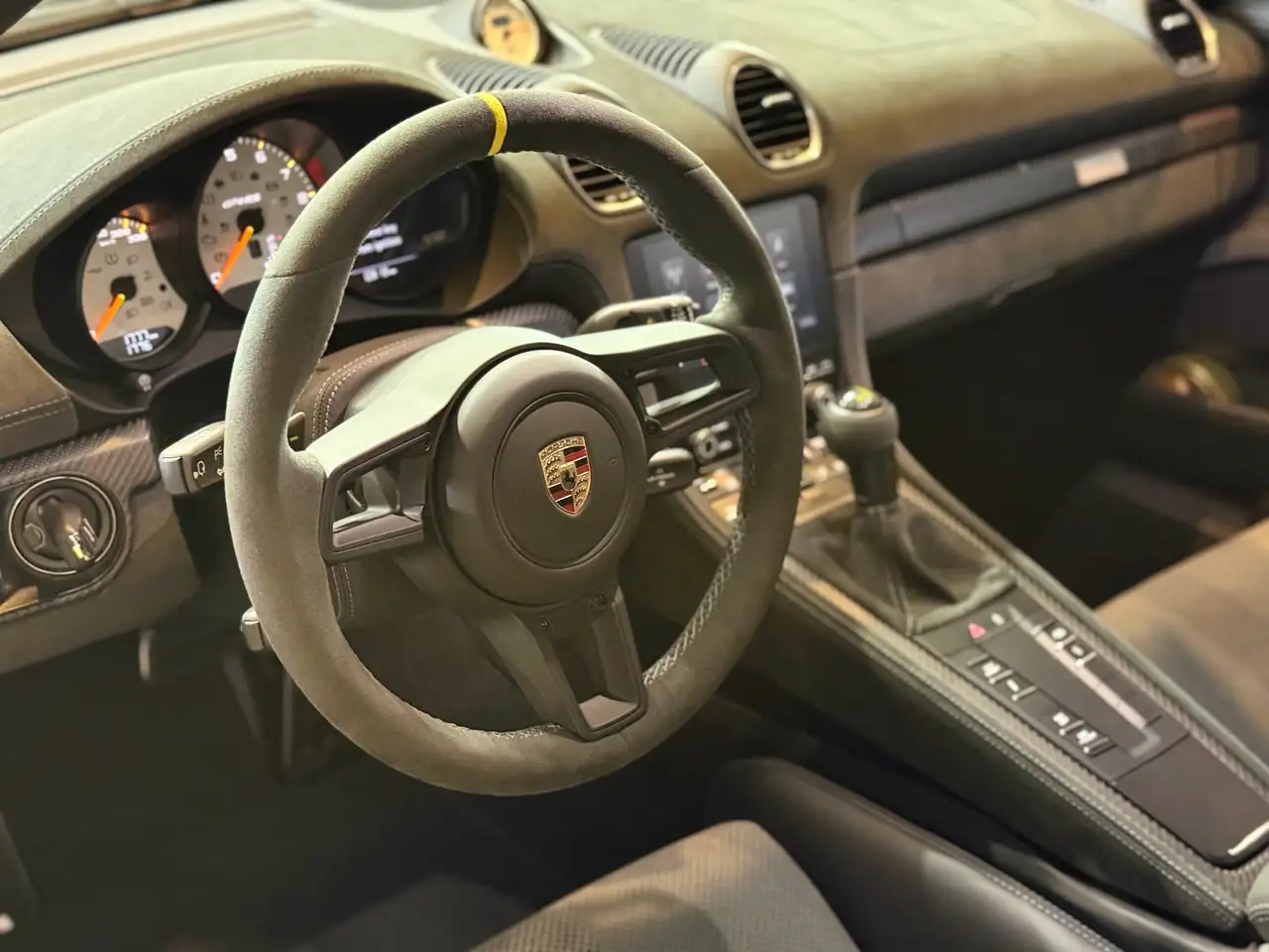 Porsche 718 Cayman - Image 12