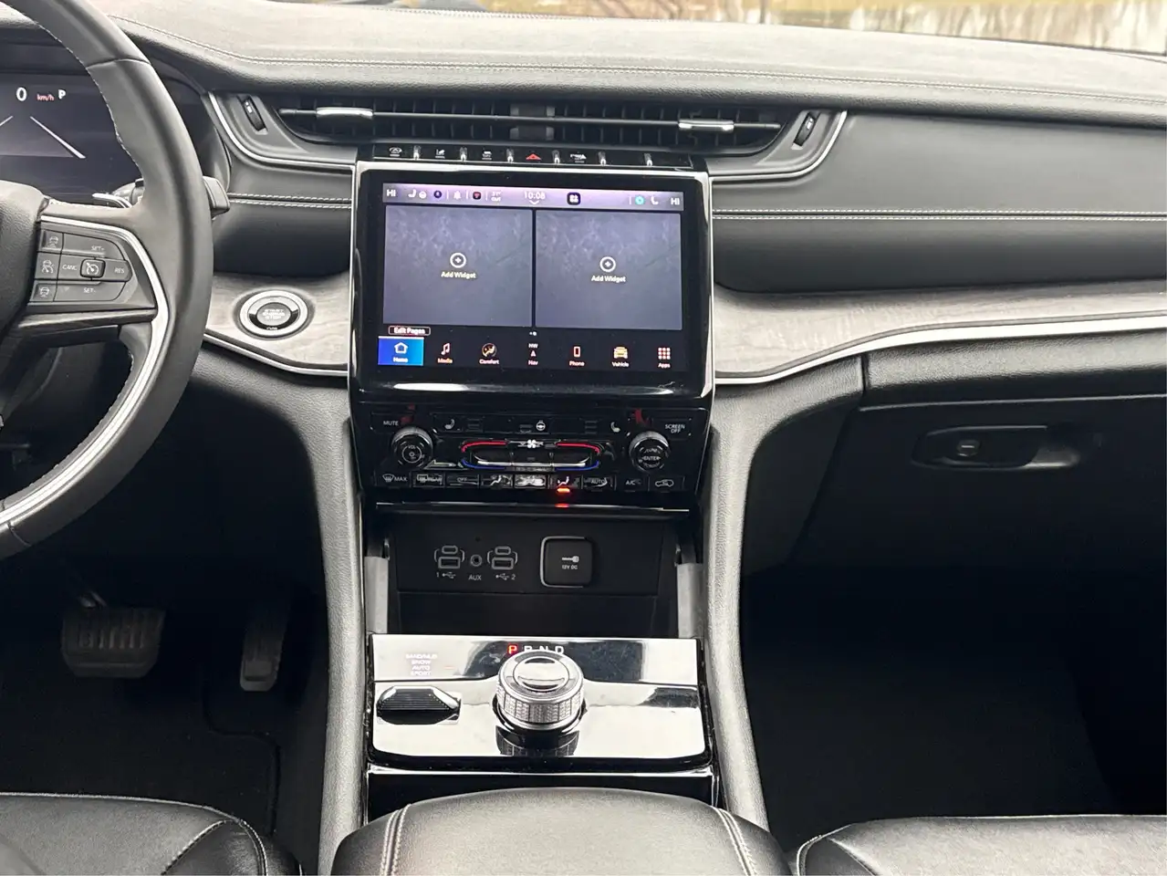 Jeep Grand Cherokee - Image 12