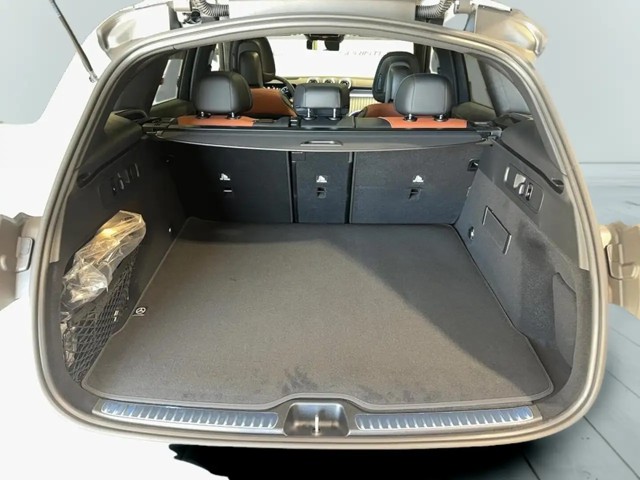 Mercedes-Benz GLC - Image 17