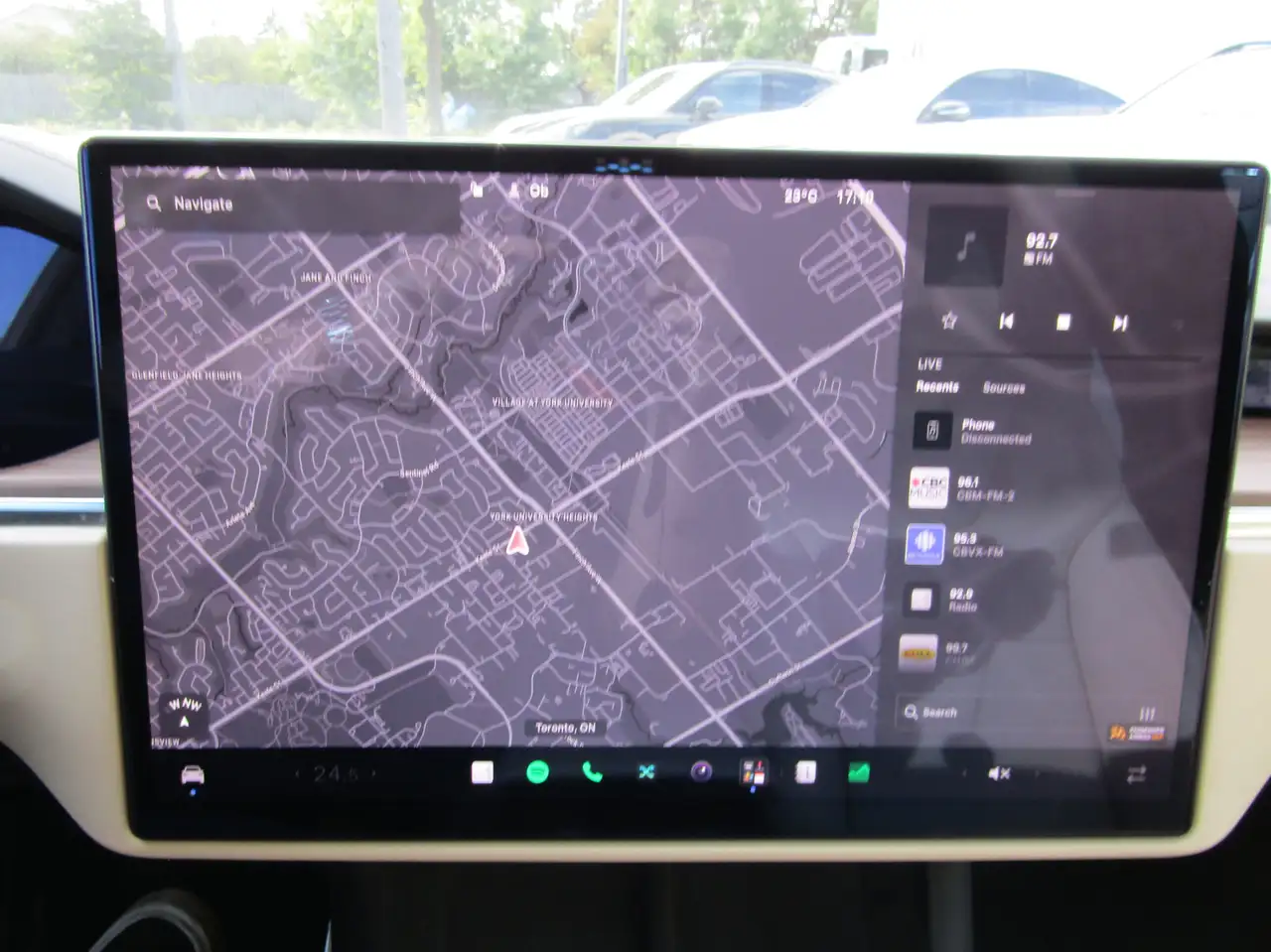 Tesla Model X - Image 21