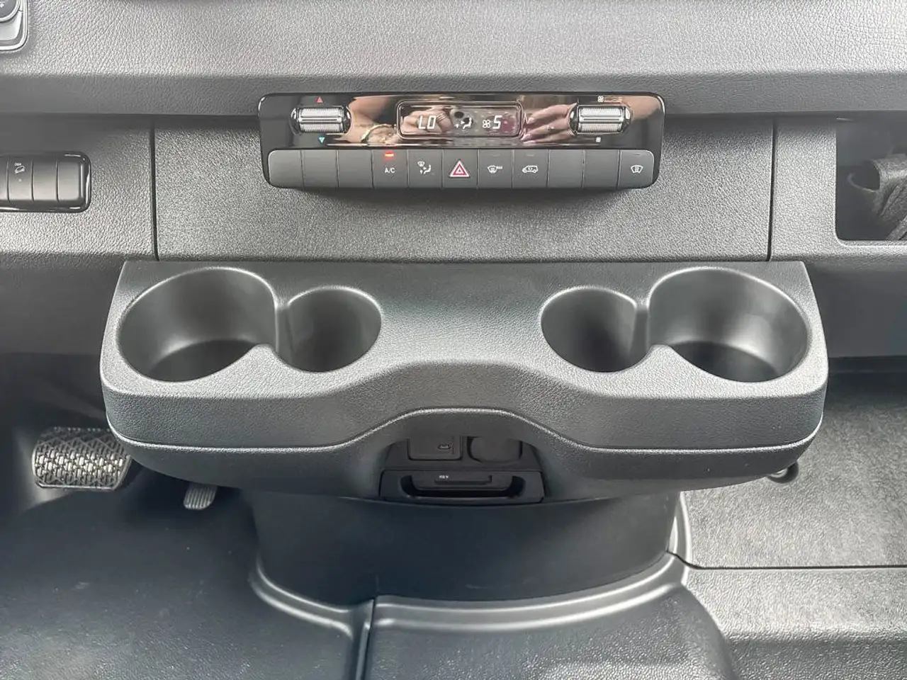 Mercedes-Benz Sprinter - Image 15