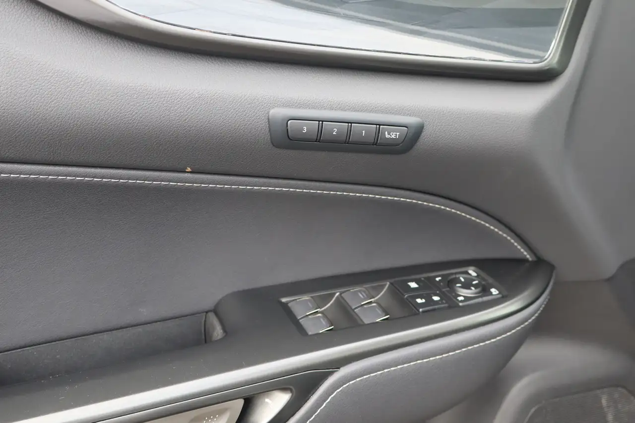 Lexus NX - Image 24