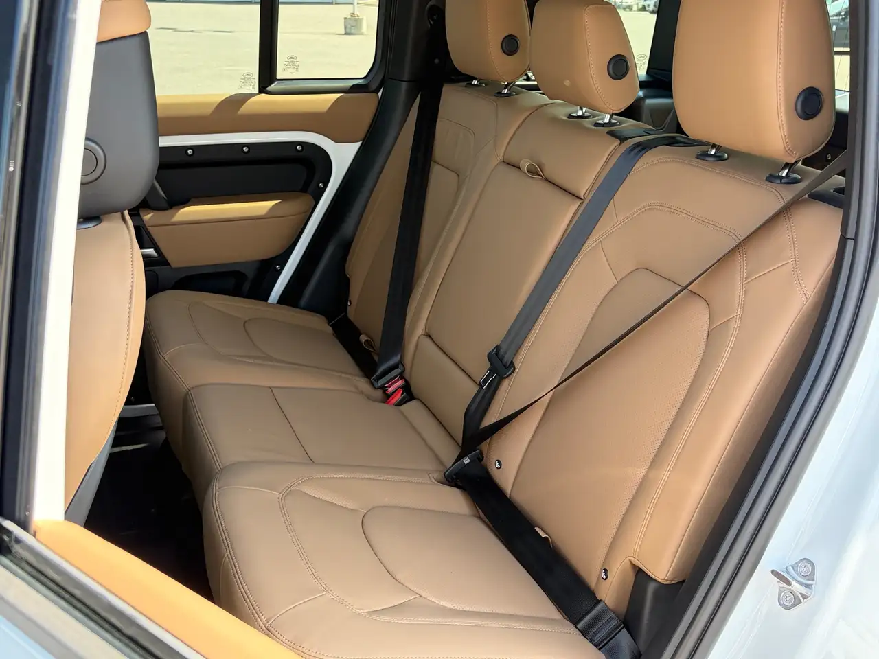 Land Rover Defender - Image 18