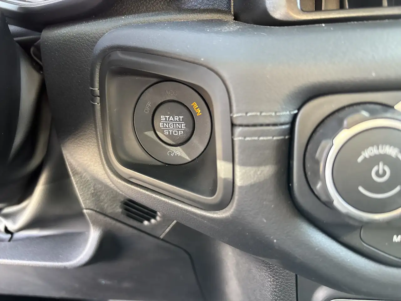 Jeep Wrangler - Image 19
