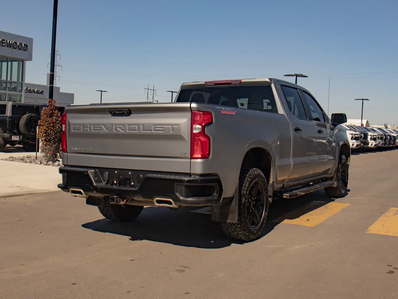 Chevrolet Silverado 1500 - Image 10