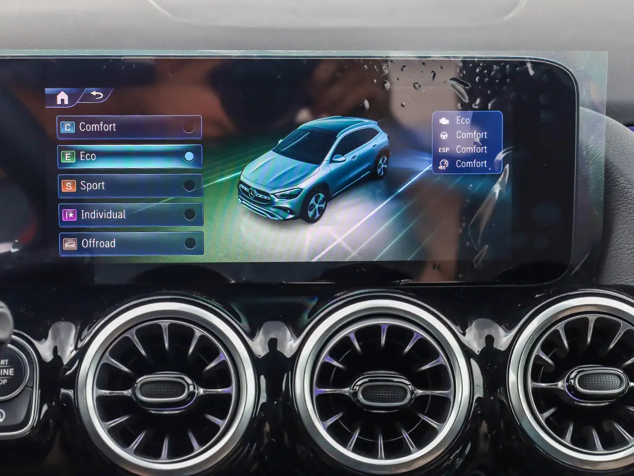 Mercedes-Benz GLA - Image 25