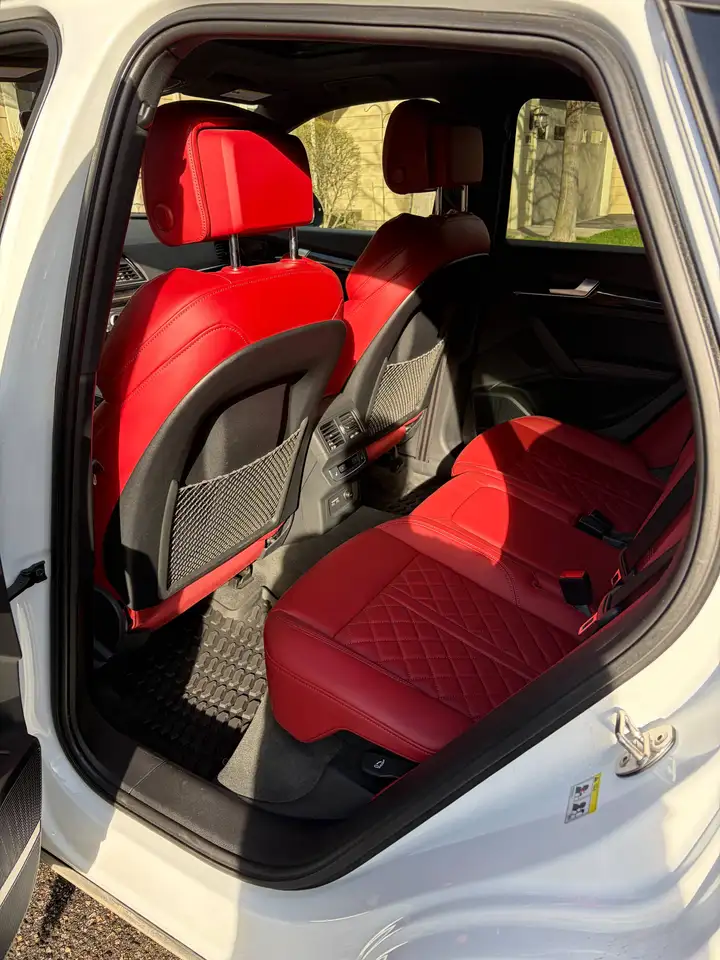 Audi SQ5 - Image 14