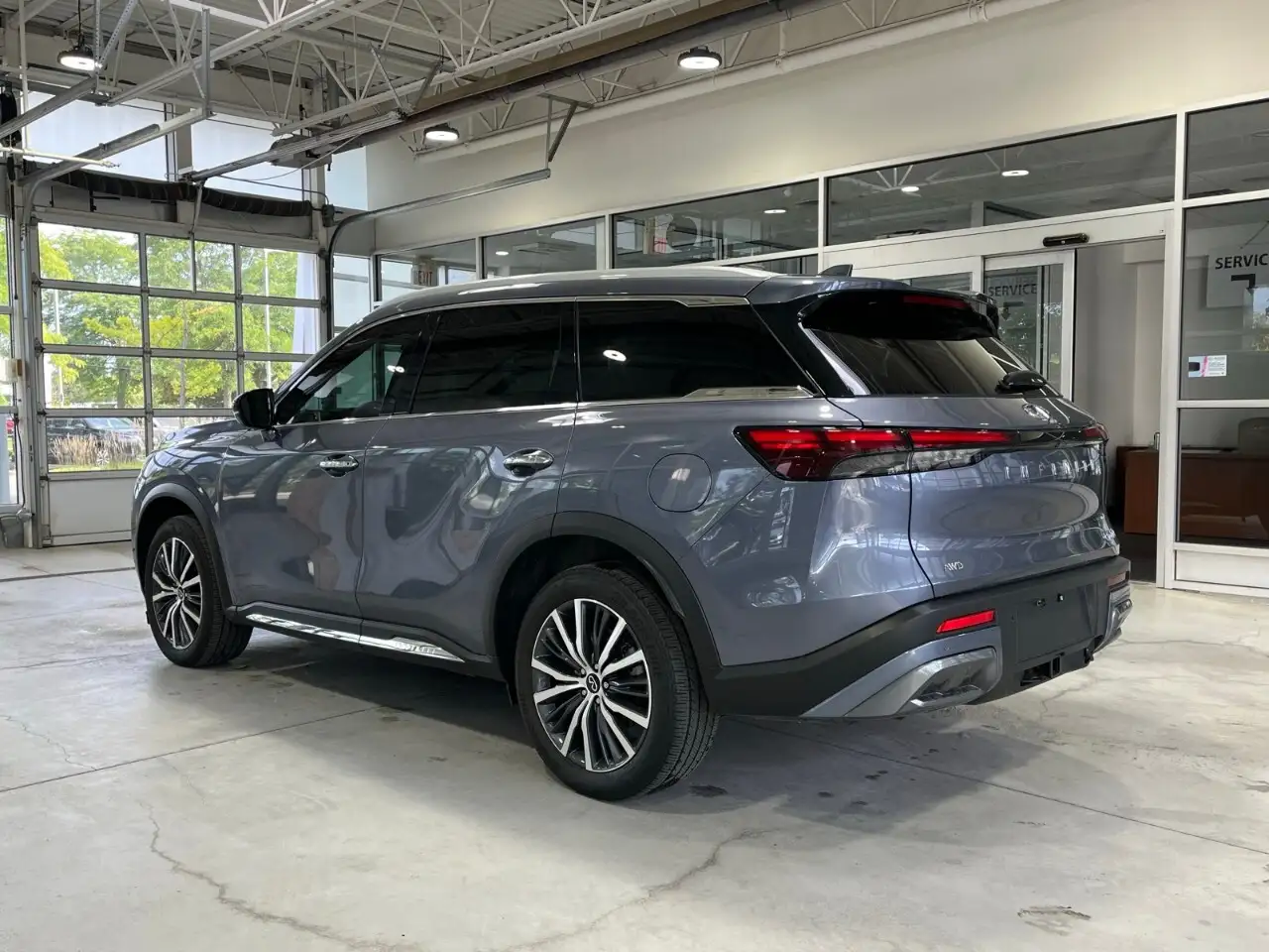 Infiniti QX60 - Image 10