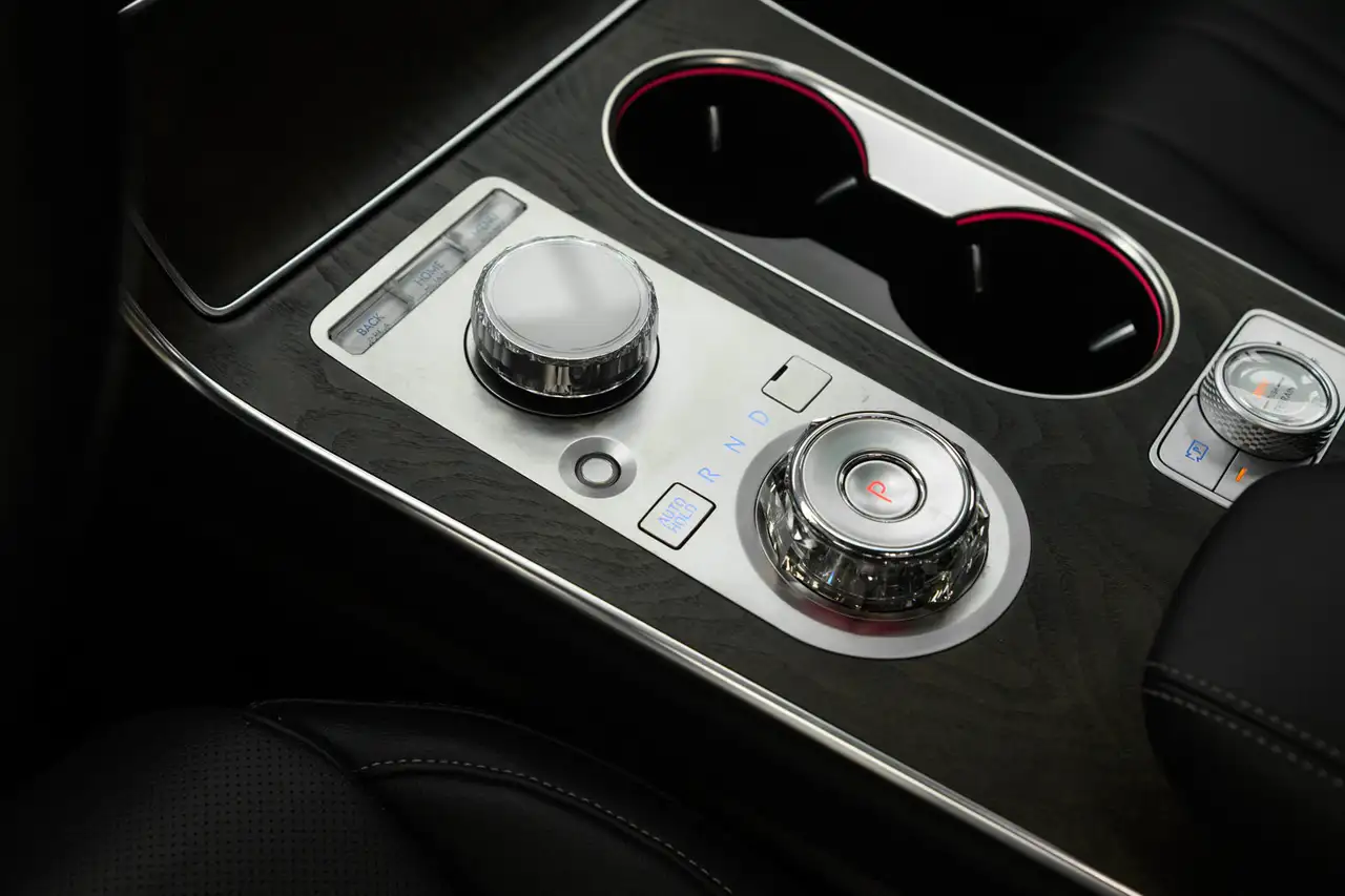 Genesis GV80 - Image 15