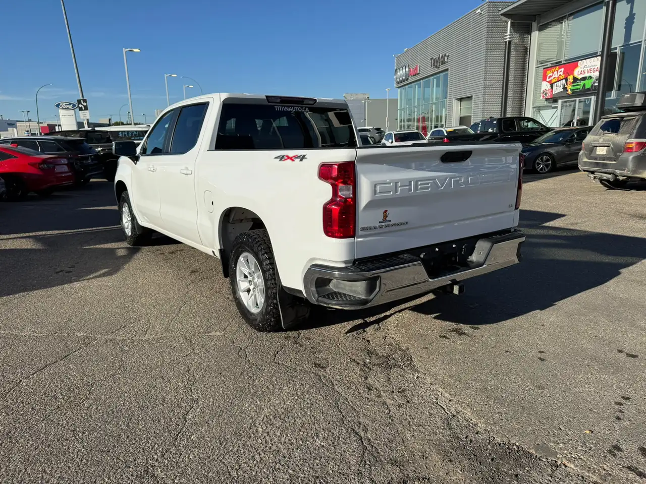 Chevrolet Silverado 1500 - Image 11