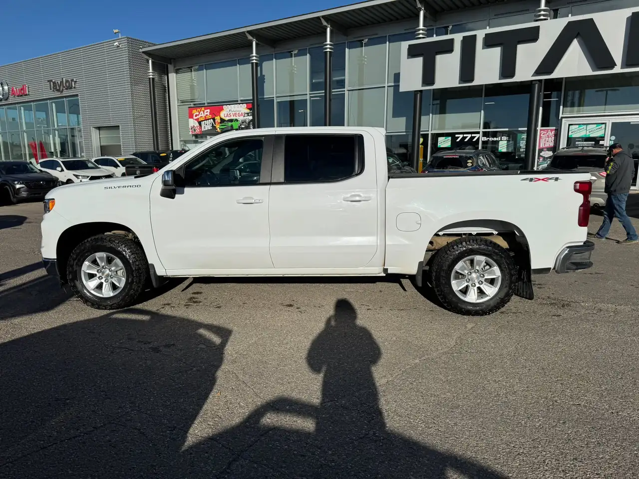 Chevrolet Silverado 1500 - Image 10