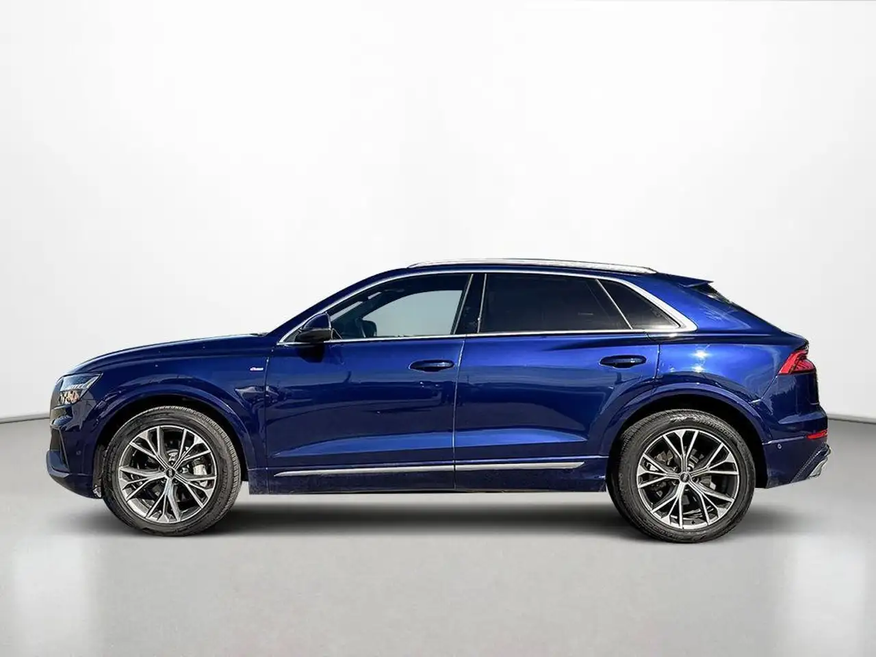 Audi Q8 - Image 2