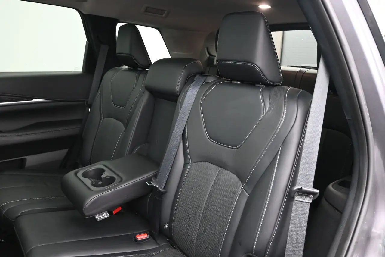 Infiniti QX60 - Image 17