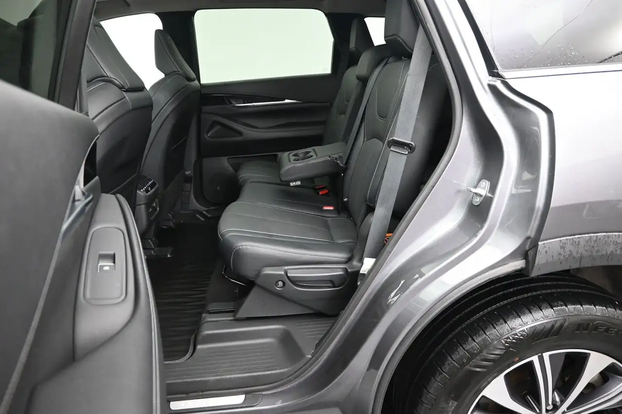 Infiniti QX60 - Image 18